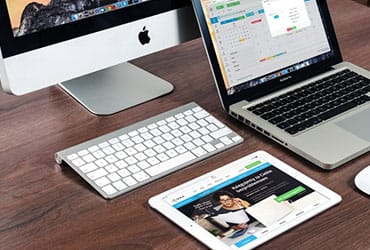 apple-laptop-notebook.jpg - Travel With Glen - Travel With Glen