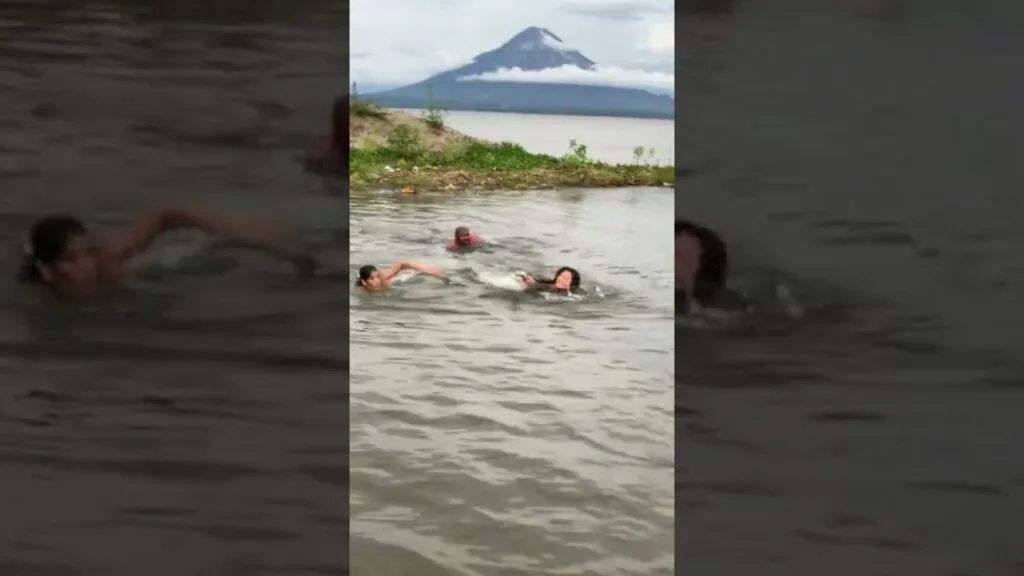Things To Do In Nicaragua, Vocano Lake #shorts #nicaragua #volcano #travel #surfing #travelwithglen - Travel With Glen