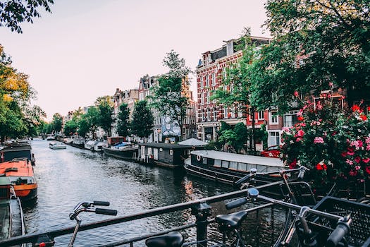 Amsterdam Travel Guide