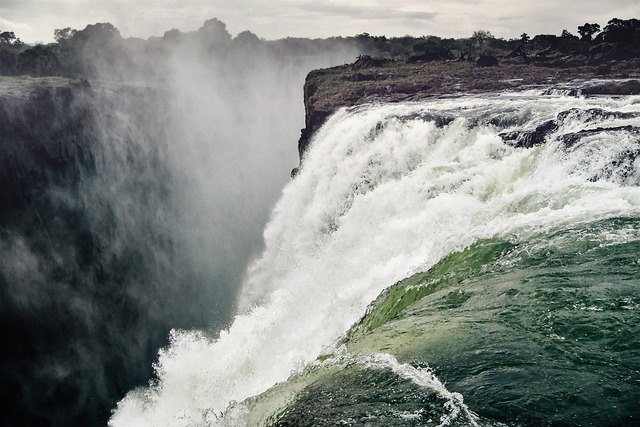 Victoria Falls Travel Guide