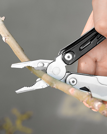 16 in 1 Multitool Hammer, 19 Tools Camping Accessories, Portable - Travel With Glen