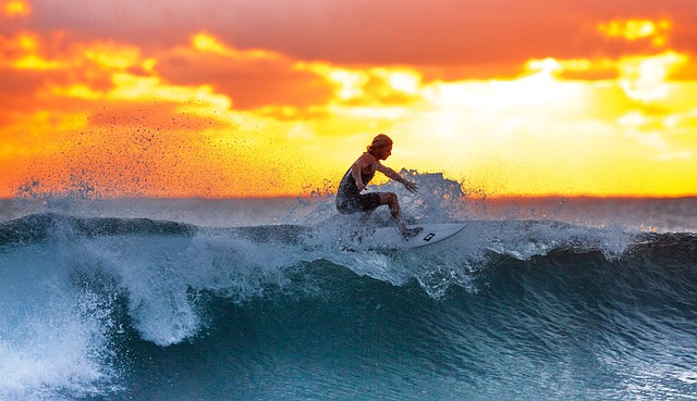 Playa Hermosa surfing